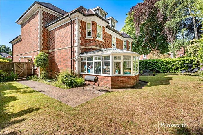 2 Bedroom Apartment For Sale In Onslow Road, Sunningdale, Berkshire, SL5