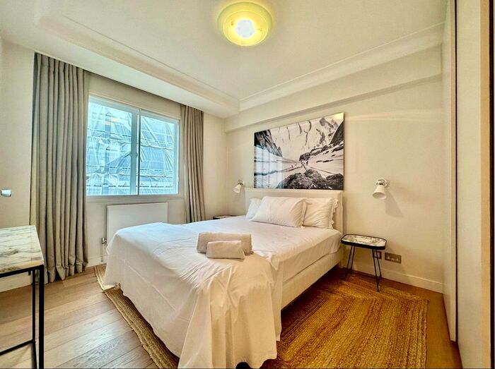 2 Bedroom Flat To Rent In Piccadilly, Mayfair, London, W1J