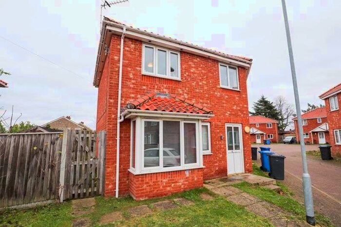 4 Bedroom Property To Rent In Filby Close, Norwich, NR5