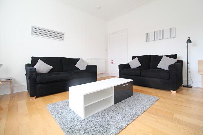 1 Bedroom Flat To Rent In Pitstruan Place, Aberdeen, Top Left, AB10