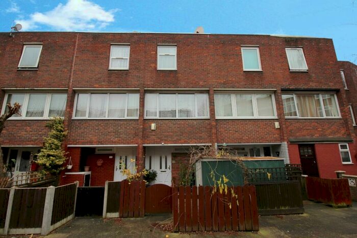 3 Bedroom House To Rent In Marshall Path, SE28