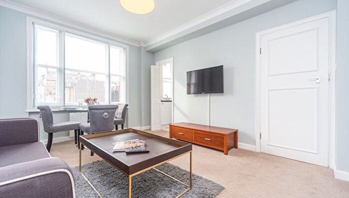 1 Bedroom Flat To Rent In Hill Street, London, W1J