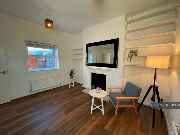 1 Bedroom Flat To Rent In Derby Court, London, E2