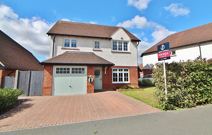 4 Bedroom Detached House For Sale In Newlands Avenue, Berewood, PO7