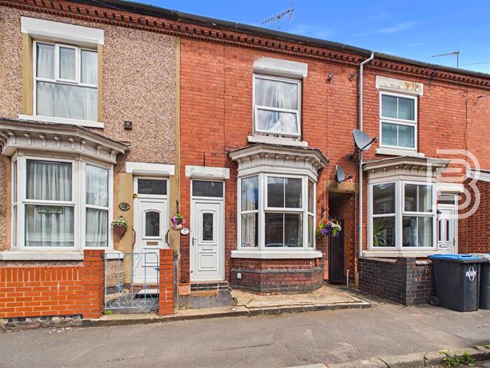 2 Bedroom Terraced House For Sale In Worcester Street, Rugby, CV21