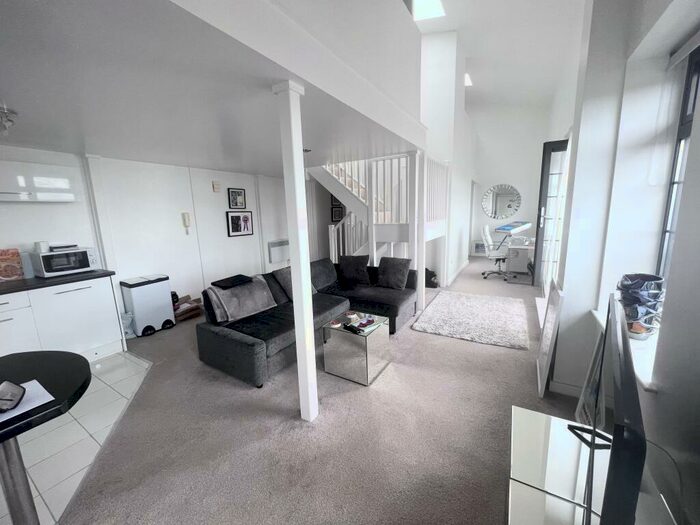 1 Bedroom Apartment To Rent In Park West, Derby Road, Nottingham, NG7