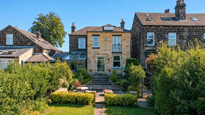 4 Bedroom Detached House For Sale In Broadgate Lane, Horsforth, Leeds, West Yorkshire, LS18