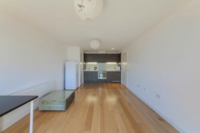1 Bedroom Flat To Rent In O Central, Elephant &amp; Castle, London, SE17