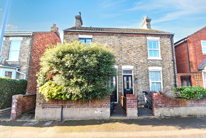 2 Bedroom Semi Detached House For Sale In Thornton Street, Kempston, Bedford, MK42