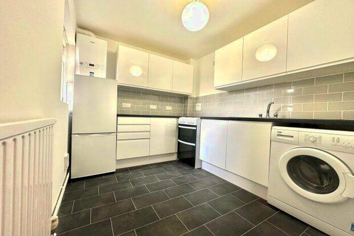 1 Bedroom Flat To Rent In Seychelle Court, Beckenham, BR3