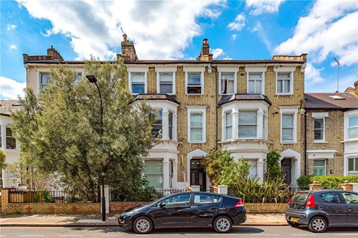 Studio To Rent In Warbeck Road, London, W12
