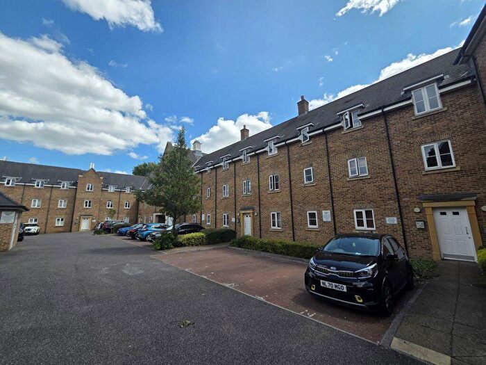 2 Bedroom Flat To Rent In Loughton, IG10