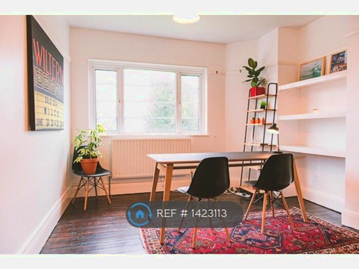 1 Bedroom Flat To Rent In Parklands, London, SE22