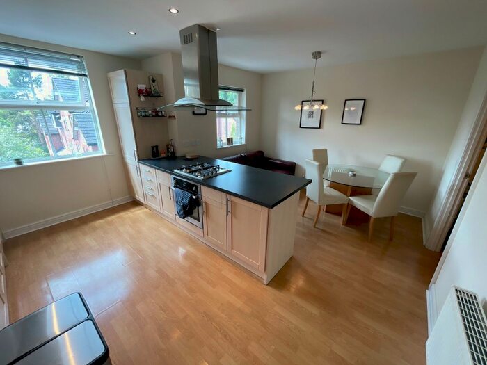 2 Bedroom Flat To Rent In Broadacre Place, Alderley Edge, SK9