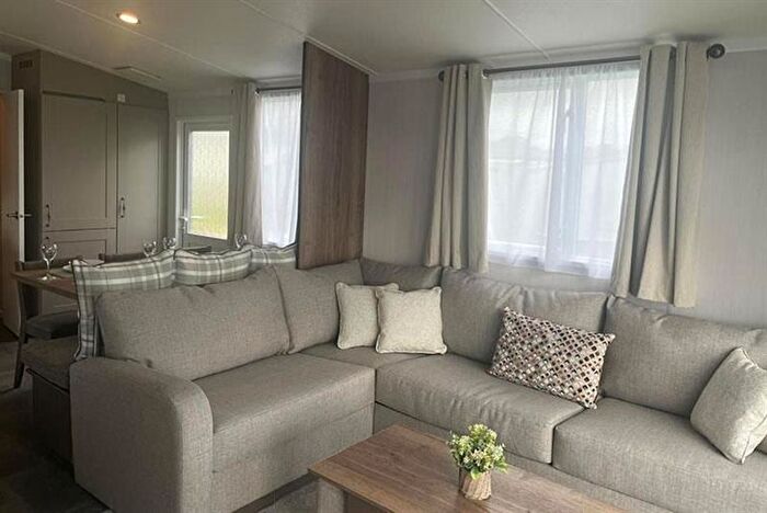 2 Bedroom Park Home For Sale In Maer Lane, Bude, EX23