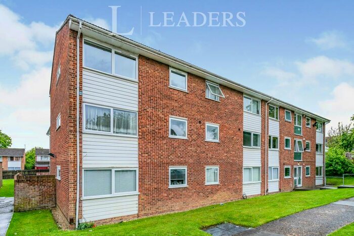 1 Bedroom Apartment To Rent In Cedar Court, AL4