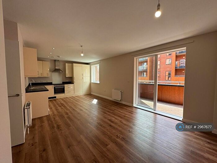 2 Bedroom Flat To Rent In Callender Road, Erith, DA8