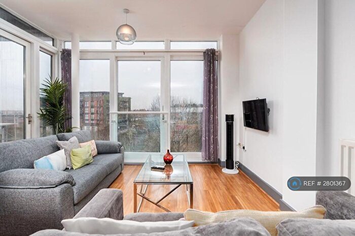 2 Bedroom Flat To Rent In Mason Way, Birmingham, B15