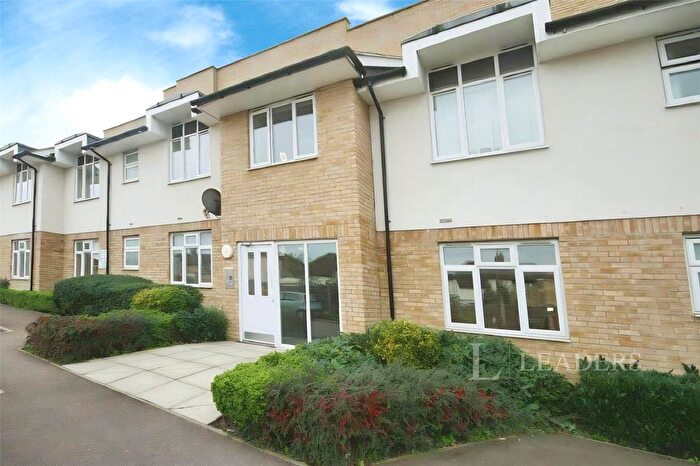 1 Bedroom Flat For Sale In Cooks Way, Hitchin, Hertfordshire, SG4