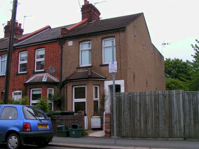 1 Bedroom Flat To Rent In Queens Avenue, Watford, WD18