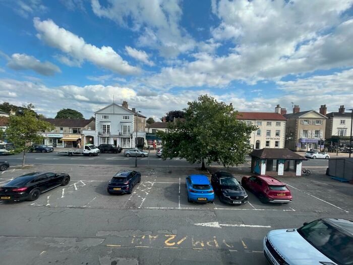 1 Bedroom Apartment To Rent In Market Place, Bawtry, Doncaster, DN10