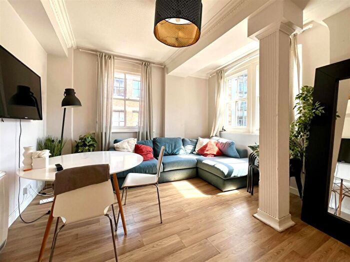 3 Bedroom Apartment To Rent In Peel House, Temple Street, NE1