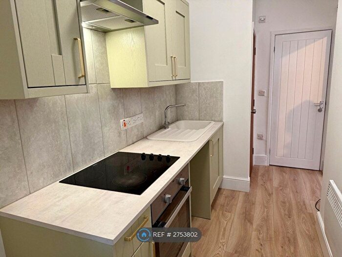 1 Bedroom Flat To Rent In Hollins Lane, Marple, Stockport, SK6