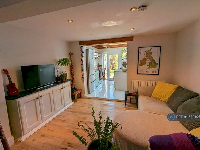 2 Bedroom Terraced House To Rent In Bridge Street, Berkhamsted, HP4