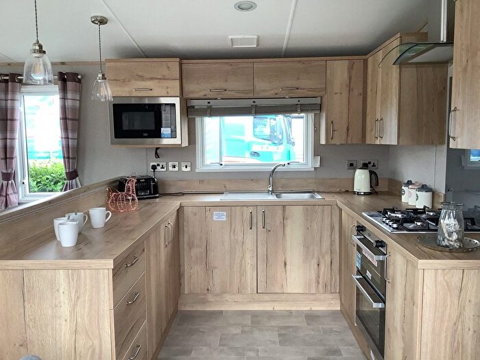 2 Bedroom Lodge For Sale In Dymchurch Road, New Romney, TN28