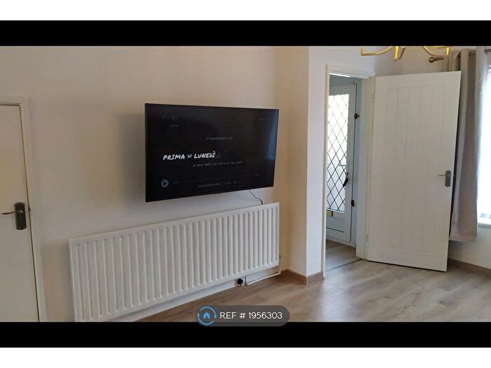 3 Bedroom Terraced House To Rent In Wexford Avenue, Hull, HU9