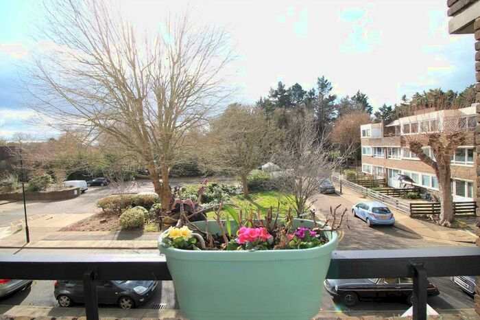 2 Bedroom Flat To Rent In Otho Court, Brentford, TW8