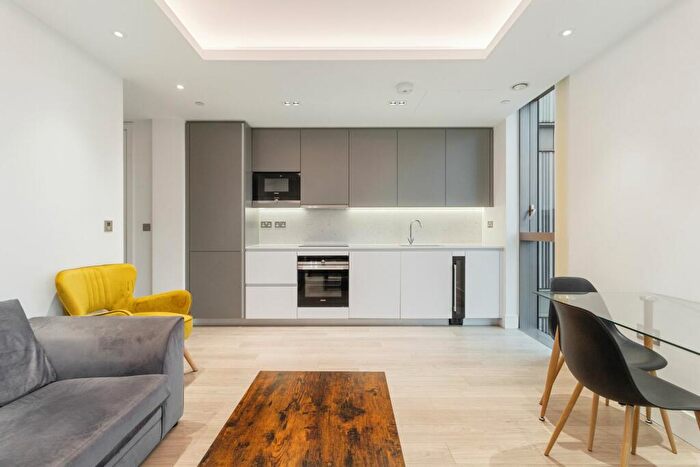 2 Bedroom Apartment To Rent In Carrara Tower, Bollinder Place London, EC1V