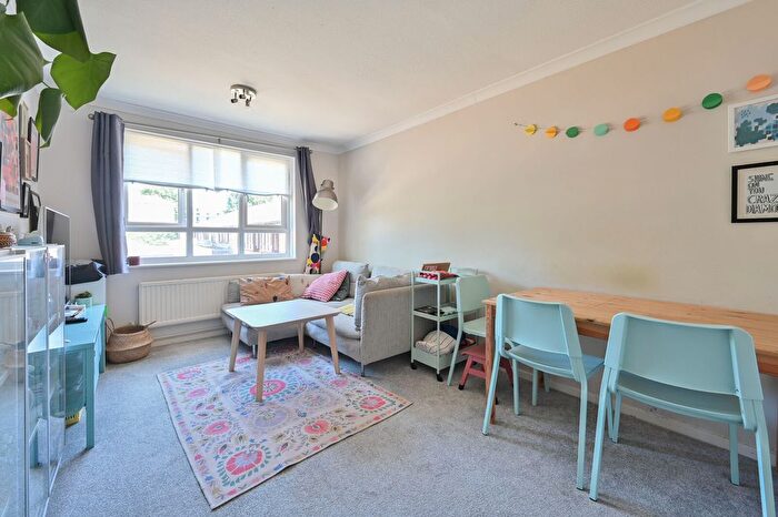 2 Bedroom Flat To Rent In Keston Mews, Watford, WD17