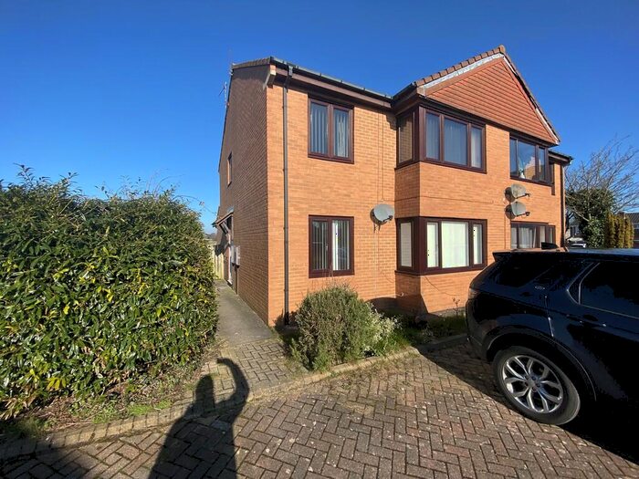 1 Bedroom Apartment To Rent In Farnham Close, Newton Hall, Durham, DH1