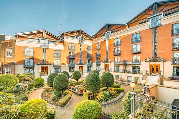 2 Bedroom Flat To Rent In Artesian Road, London, W2