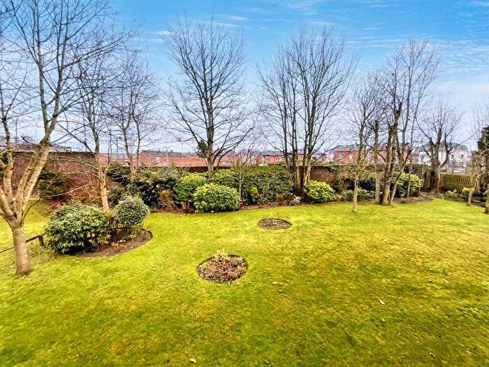 2 Bedroom Flat For Sale In Chase Close, Birkdale, Southport, PR8