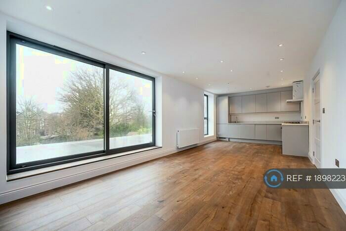 3 Bedroom Flat To Rent In Chatsworth Road, London, NW2