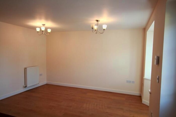 2 Bedroom Flat To Rent In Grovehill Road, Beverley, HU17