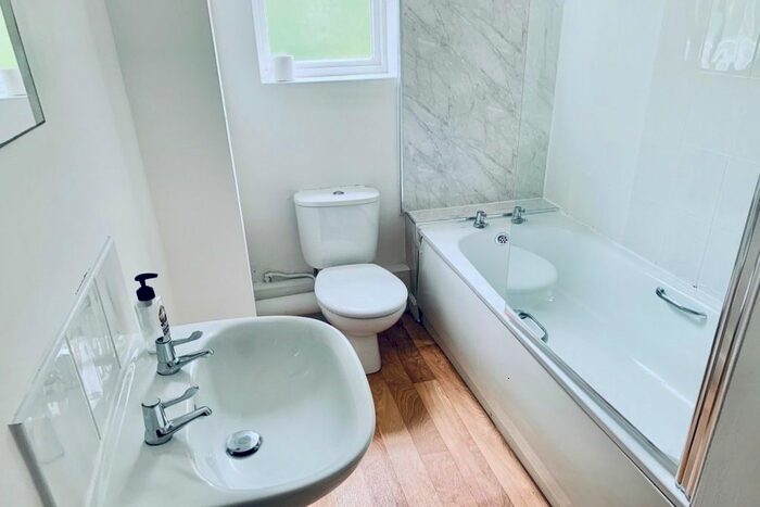 2 Bedroom Flat To Rent In Sharrow View, Sheffield, South Yorkshire, S7