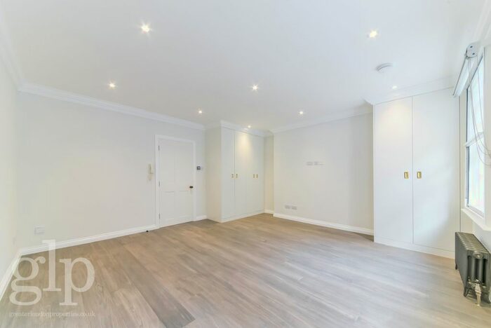 Studio To Rent In Marshall Street, London, Greater London, W1F