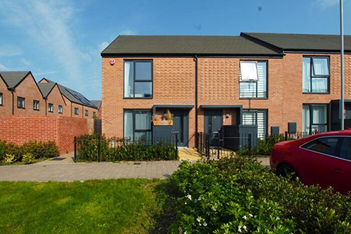 2 Bedroom House To Rent In Bird House Lane, Hartcliffe, Bristol, BS13
