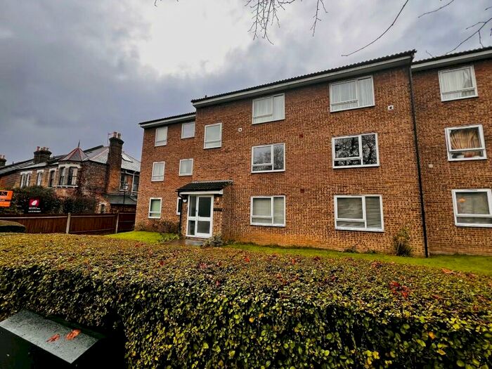 1 Bedroom Flat To Rent In Lennard Road, London, SE20