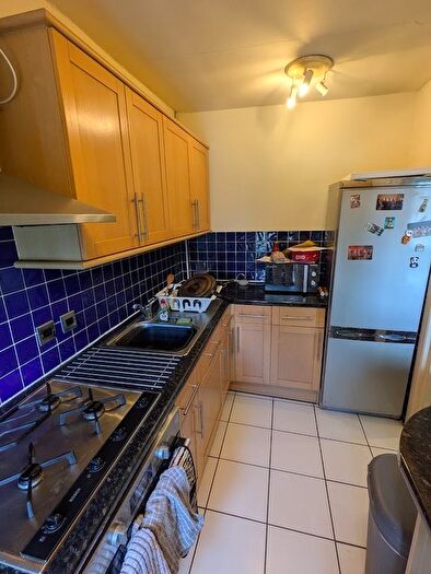 2 Bedroom Flat To Rent In Fordwych Road Kilburn, London, NW2