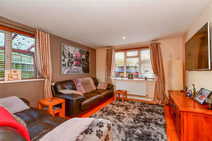 3 Bedroom End Of Terrace House For Sale In Drage Road, East Peckham, Tonbridge, Kent, TN12
