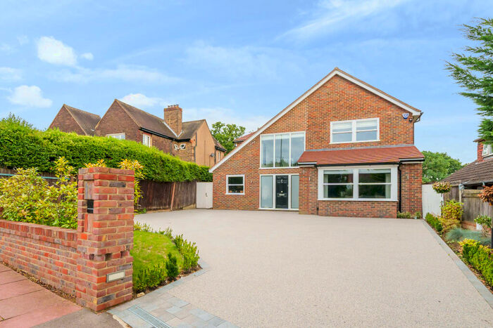 4 Bedroom House To Rent In Barnfield Wood Road, Beckenham, BR3