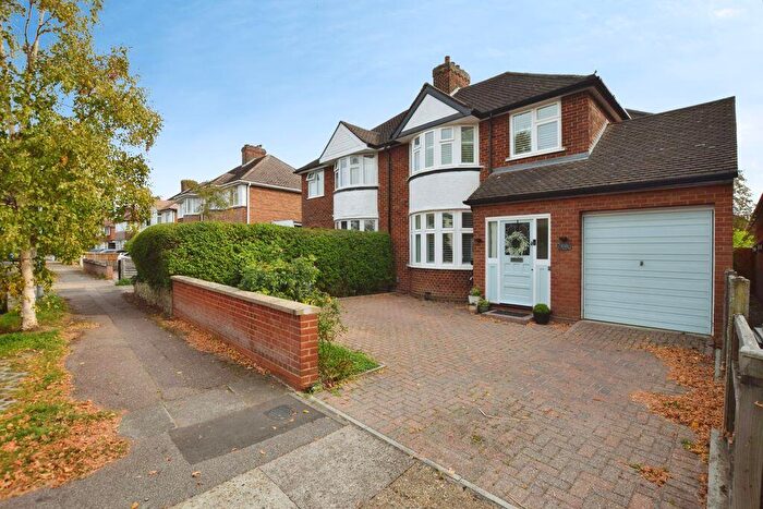 4 Bedroom Semi-Detached House To Rent In Risborough Road, Bedford, MK41