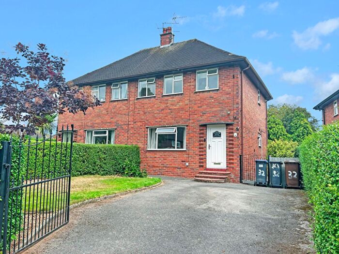3 Bedroom Semi-detached House For Sale In The Avenue, Blythe Bridge, Stoke On Trent, ST11