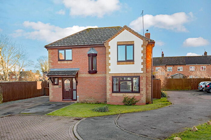 4 Bedroom Detached House For Sale In Sherwood Close, Corby, Northamptonshire, NN17