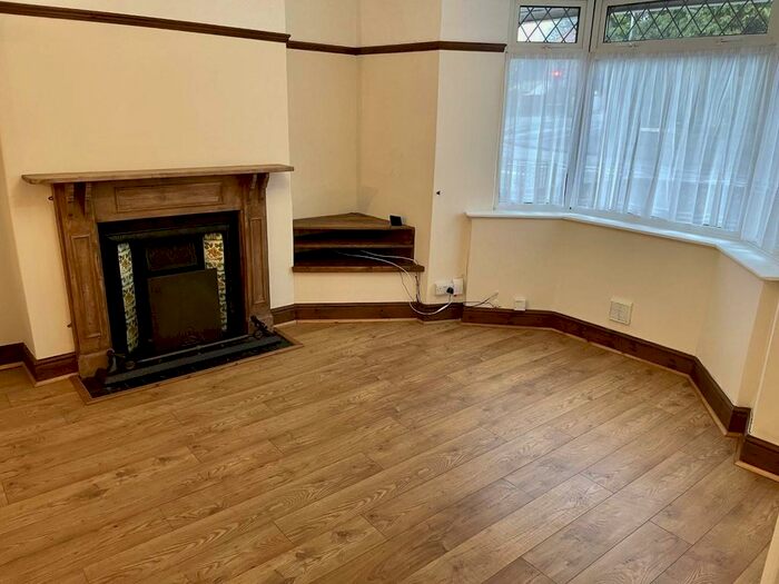 3 Bedroom Property To Rent In Dillwyn Road, Sketty, Swansea, SA2