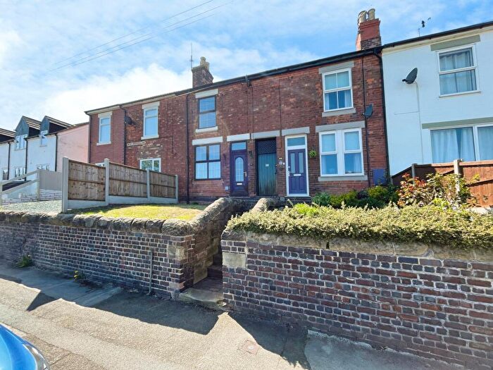 3 Bedroom Town House For Sale In Mear Greaves Lane, Winshill, Burton-on-Trent, DE15